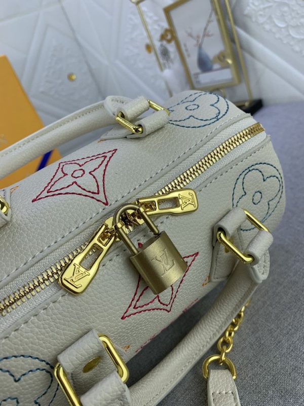 Luxury LV Handbag M46667