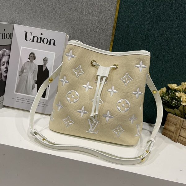 Luxury LV Handbag M22852