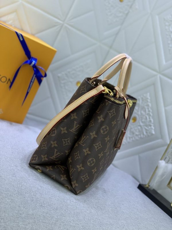 Luxury LV Handbag M40582