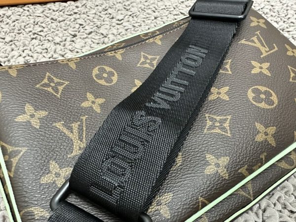 Luxury LV Handbag M40438