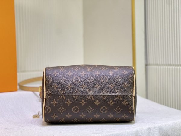 Luxury LV Handbag M24424