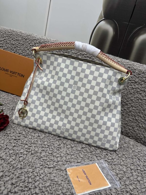 Luxury LV Handbag M40249