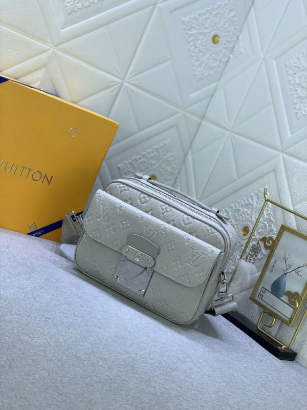 Luxury LV Handbag M46688