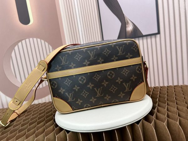 Luxury LV Handbag M51274