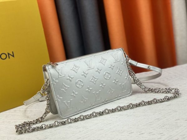 Luxury LV Handbag M81828