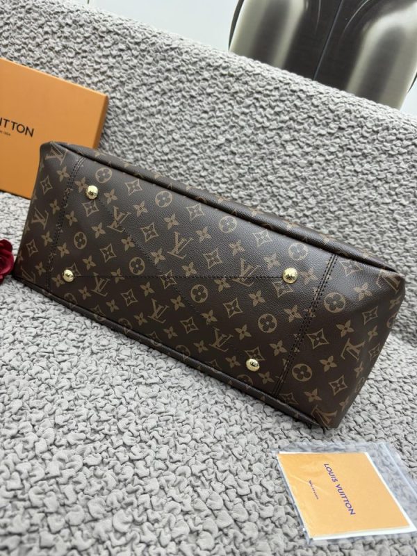 Luxury LV Handbag M40249