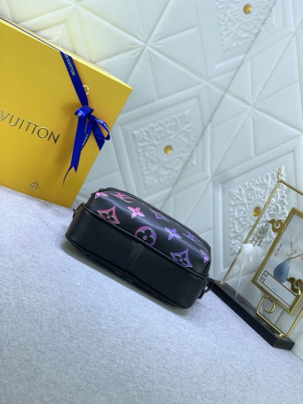 Luxury LV Handbag M22495