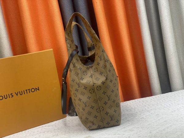 Luxury LV Handbag M24409