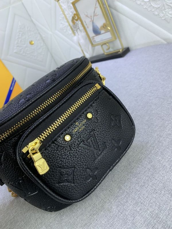 Luxury LV Handbag M46917