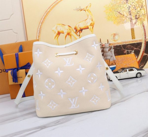 Luxury LV Handbag M23080-M44022