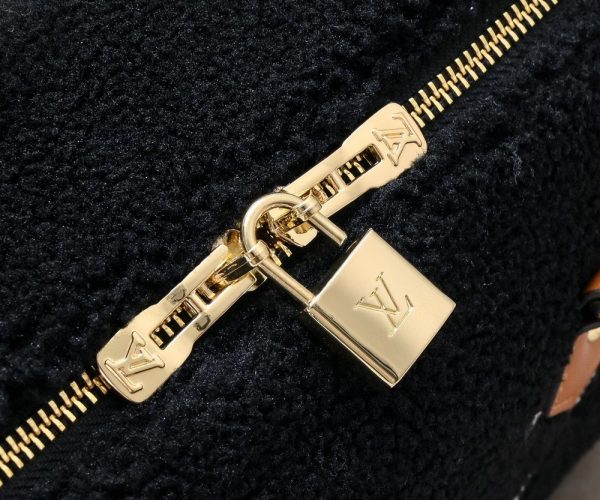 Luxury LV Handbag M40394