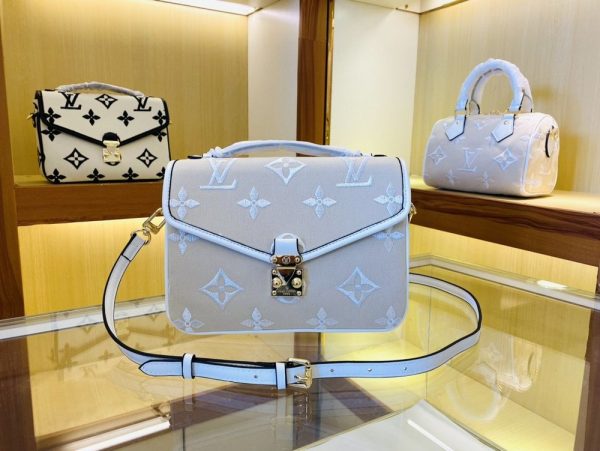 Luxury LV Handbag M23082