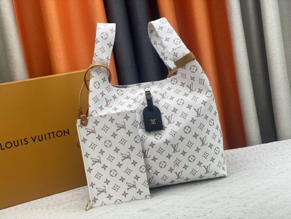 Luxury LV Handbag M24409