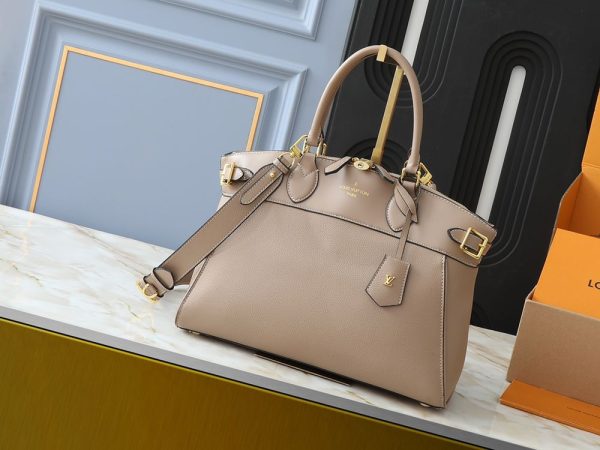 Luxury LV Handbag M11214