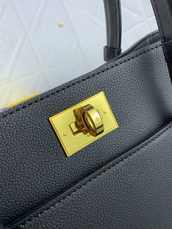 Luxury LV Handbag M22225