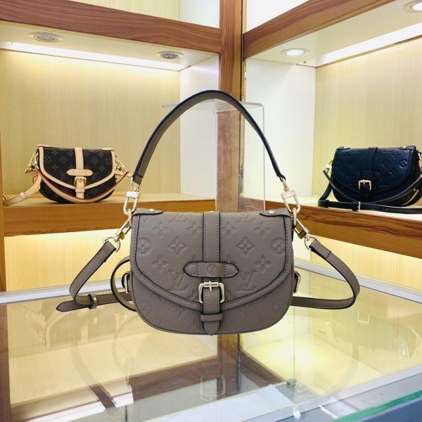 Luxury LV Handbag M46740