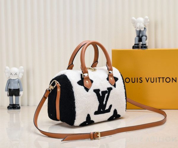 Luxury LV Handbag M40394