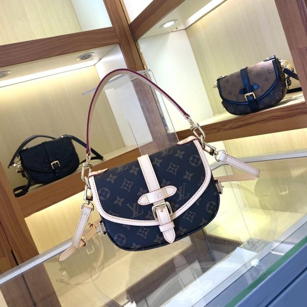 Luxury LV Handbag M46740