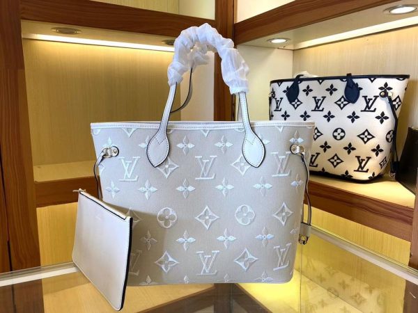 Luxury LV Handbag M22838