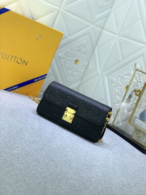 Luxury LV Handbag M82637