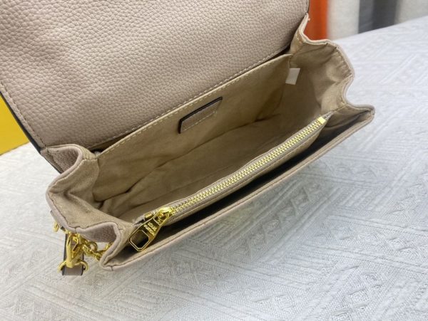 Luxury LV Handbag M46595