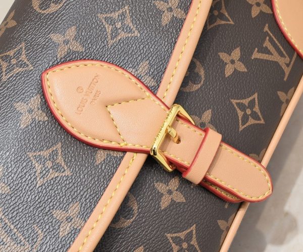 Luxury LV Handbag M46049