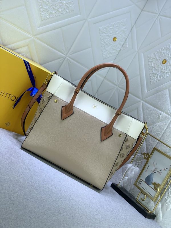 Luxury LV Handbag M53826