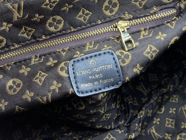 Luxury LV Handbag M21069