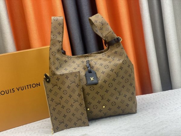 Luxury LV Handbag M24409