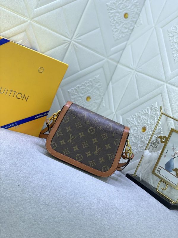 Luxury LV Handbag M44681