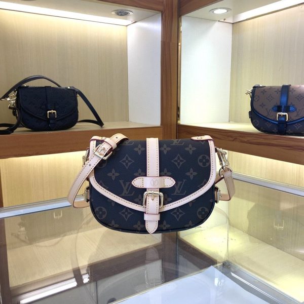 Luxury LV Handbag M46740