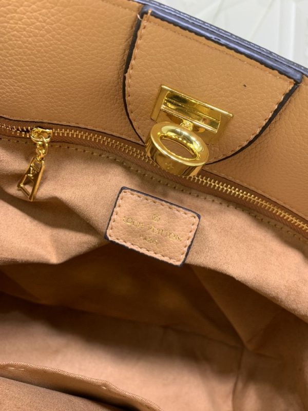 Luxury LV Handbag M22225