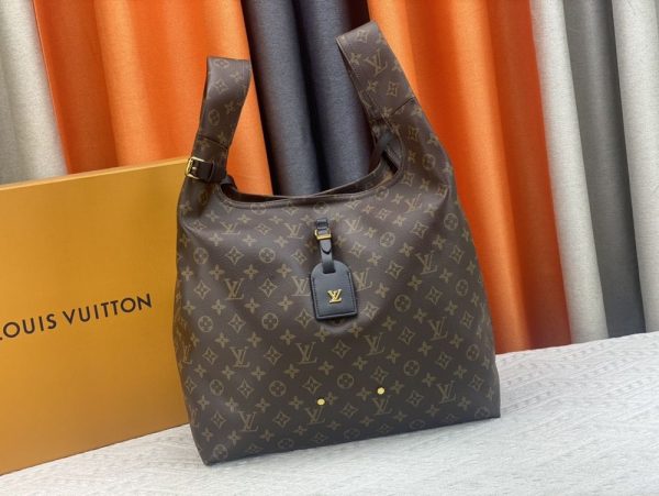 Luxury LV Handbag M24409