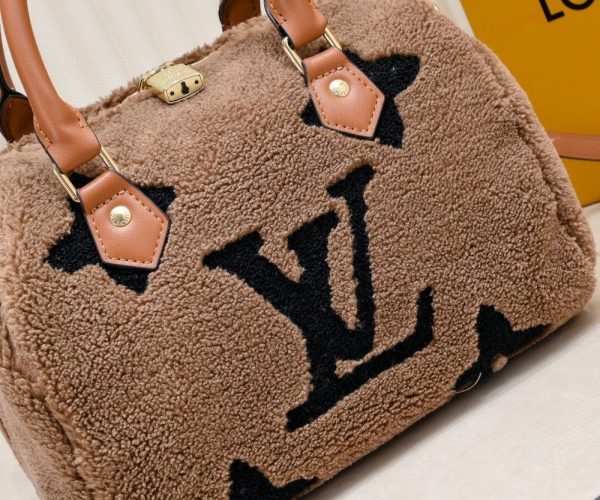 Luxury LV Handbag M40394