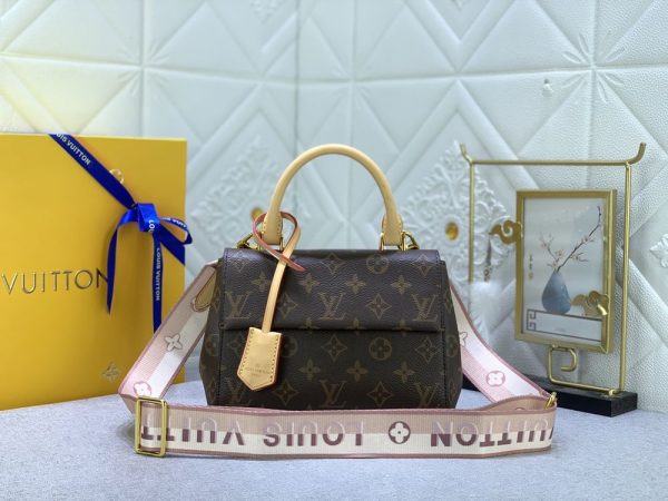 Luxury LV Handbag M46055