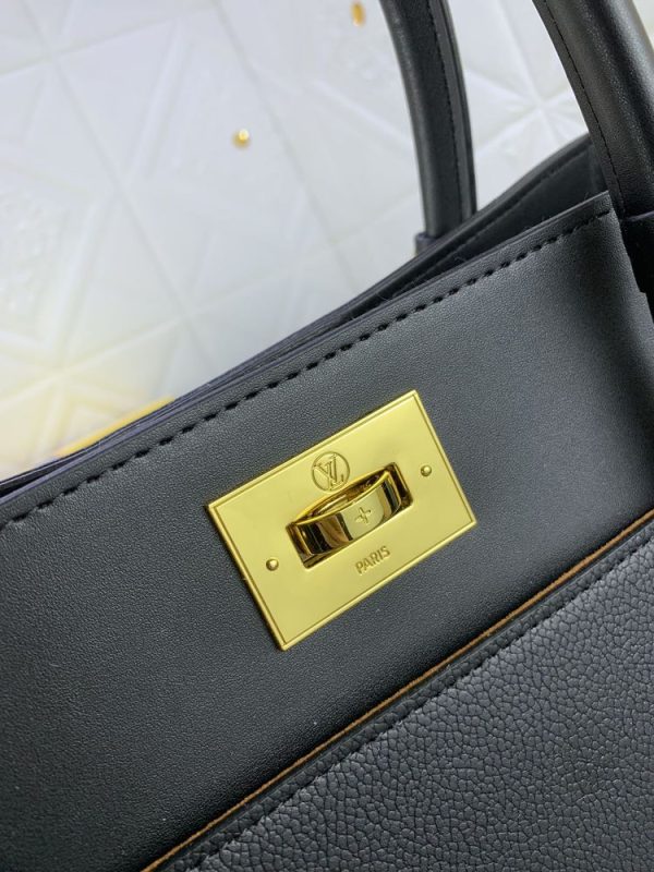 Luxury LV Handbag M53826