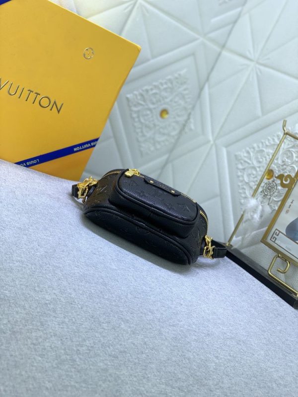 Luxury LV Handbag M46917