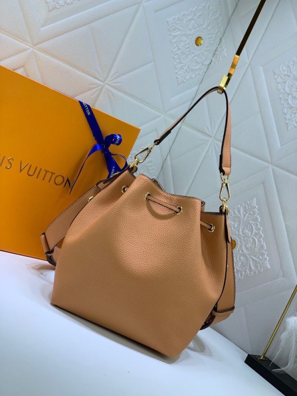 Luxury LV Handbag M57687