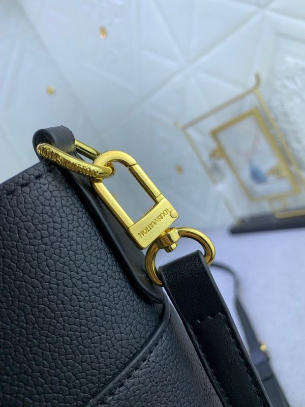 Luxury LV Handbag M22225