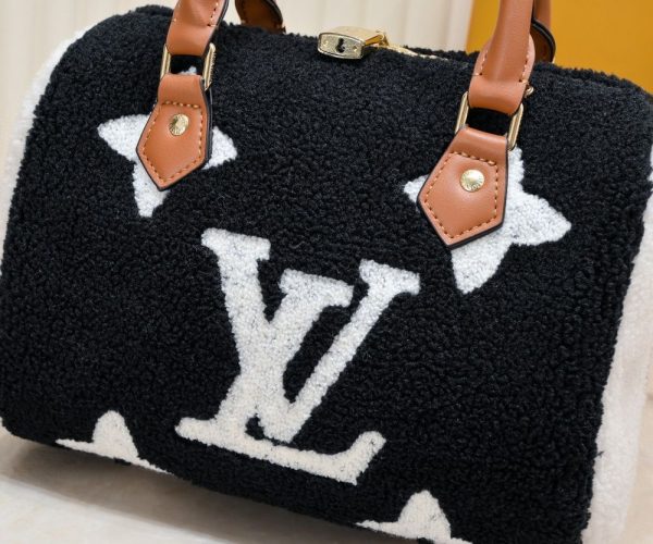 Luxury LV Handbag M40394