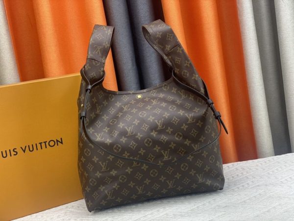 Luxury LV Handbag M24409