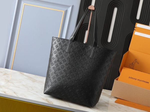 Luxury LV Handbag M24777