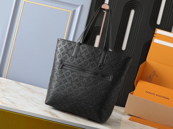 Luxury LV Handbag M24777